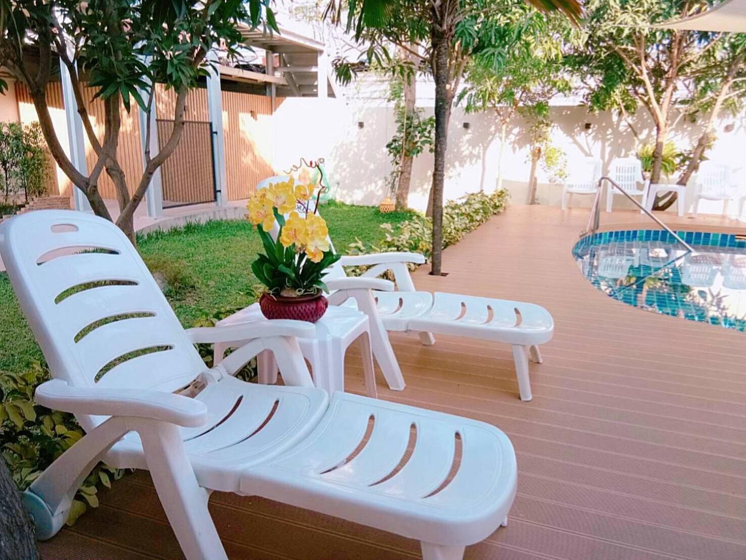 Ingnaam Hotel Rangsit Exterior photo